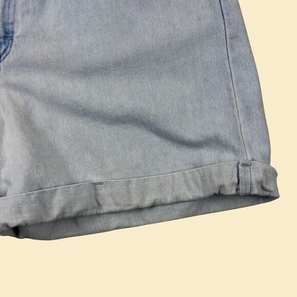 90s Riders highrise denim shorts, vintage 33" waist womens lightwash shorts - Picture 9 of 9
